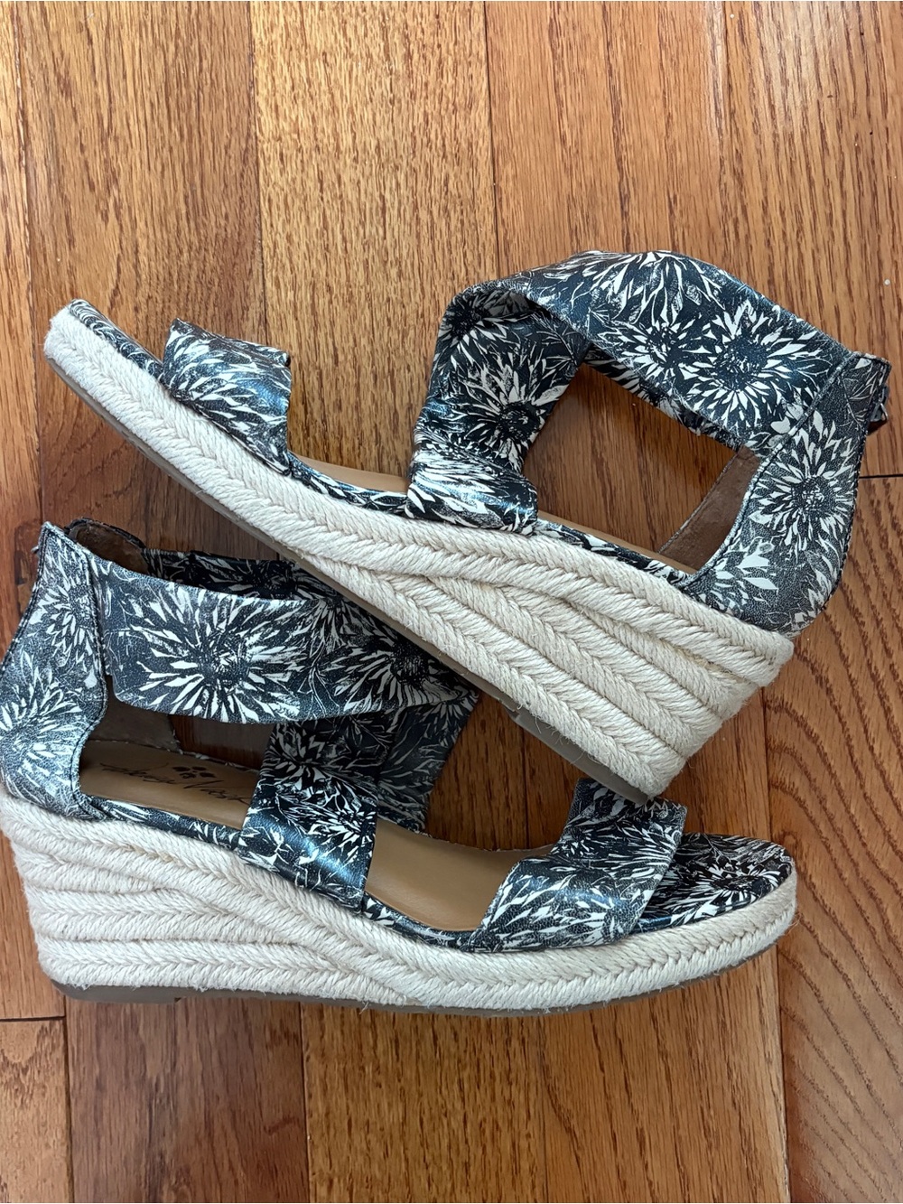 Patricia Nash Black & White Floral Espadrille Wedges
